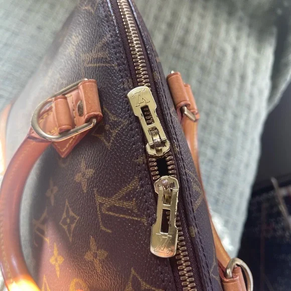 Louis Vuitton Monogram Alma PM - Picture 14 of 16